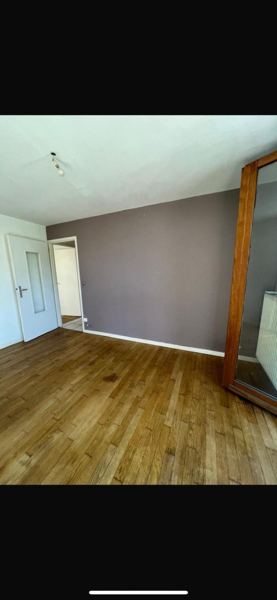 
                                                Location
                                                 Appartement rénové centre annecy