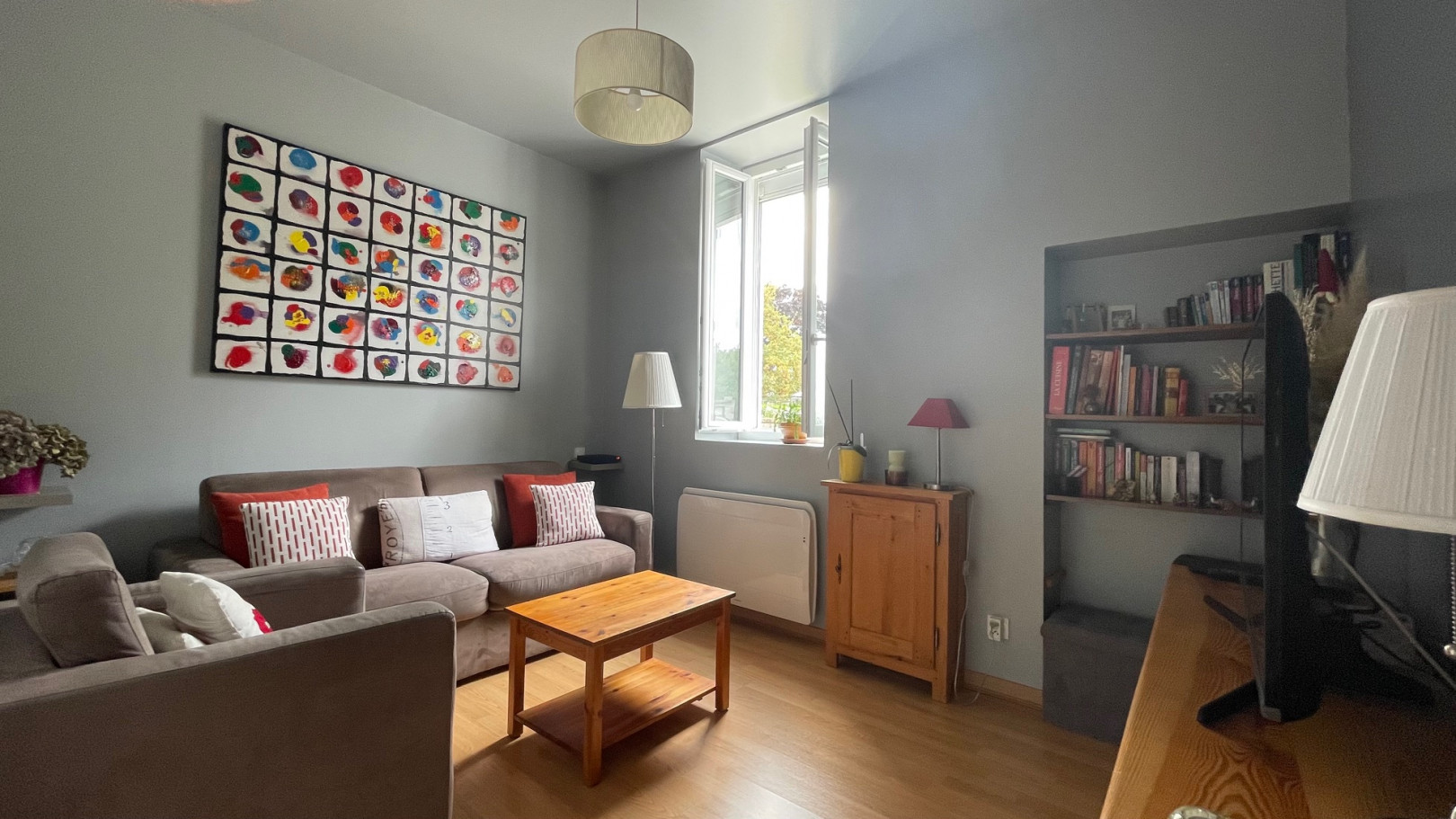 
                                                Vente
                                                 Appartement rénové de 53 m² + mezzanine, garage et 2 stationnements privatifs