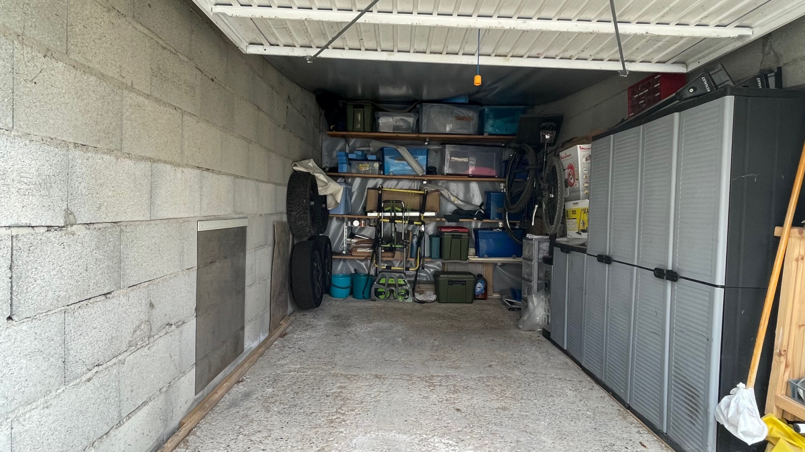 
                                                Vente
                                                 APPARTEMENT RENOVE DE 53 M² + MEZZANINE, GARAGE ET 2 STATIONNEMENTS PRIVATIFS