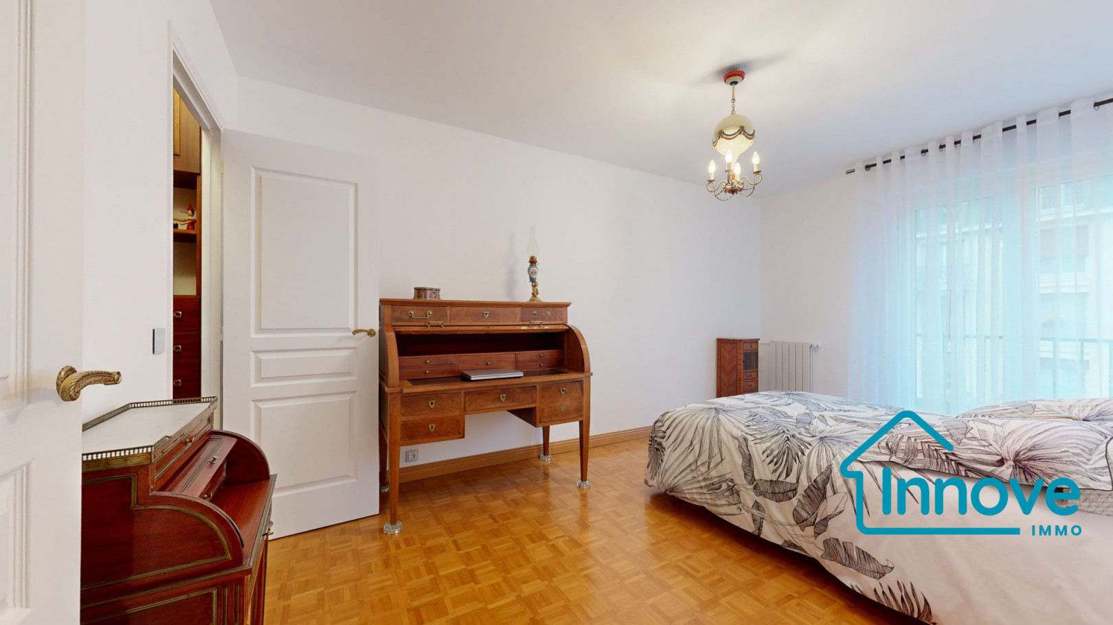 
                                                Vente
                                                 Appartement rénové résidence de standing - Versailles Montreu