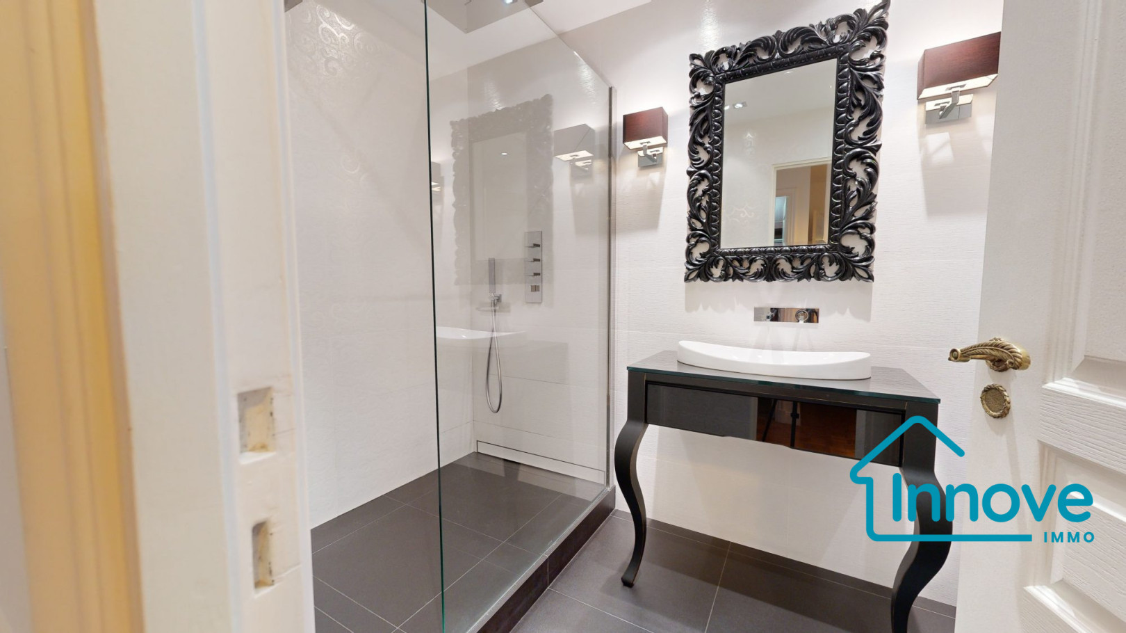 
                                                Vente
                                                 Appartement rénové résidence de standing - Versailles Montreu