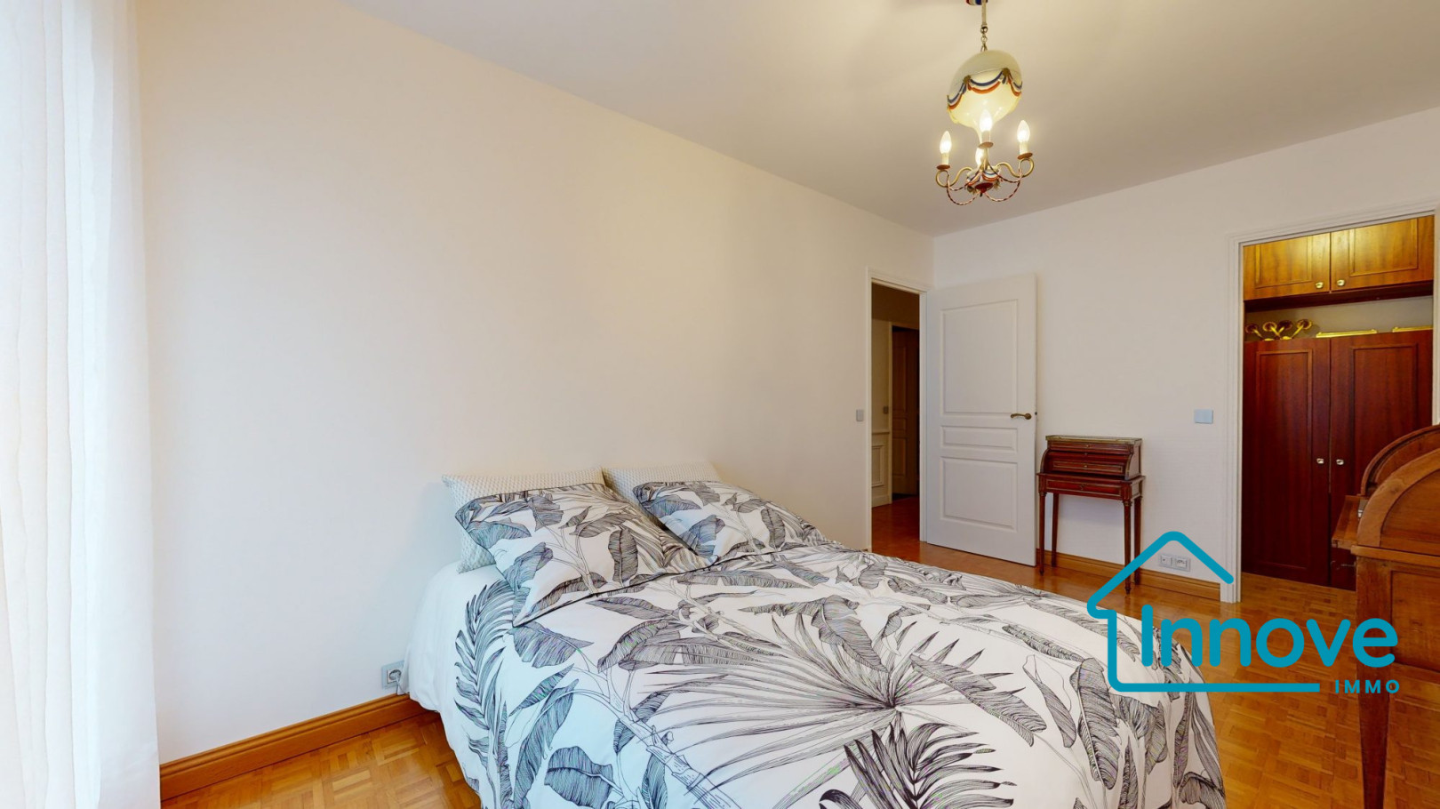 
                                                Vente
                                                 Appartement rénové résidence de standing - Versailles Montreu