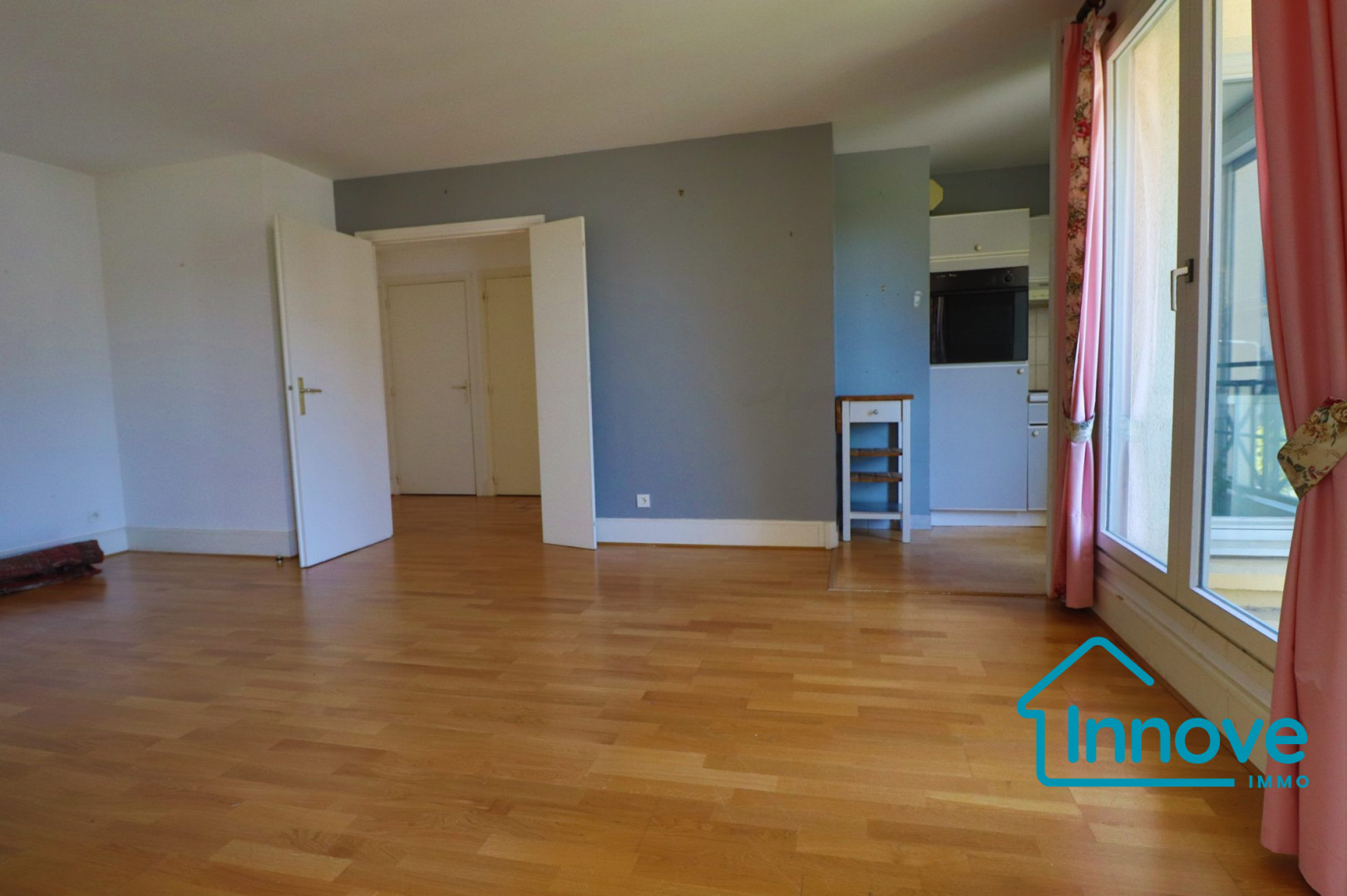 
                                                Vente
                                                 Appartement résidence de services 3 pièces Versailles centre