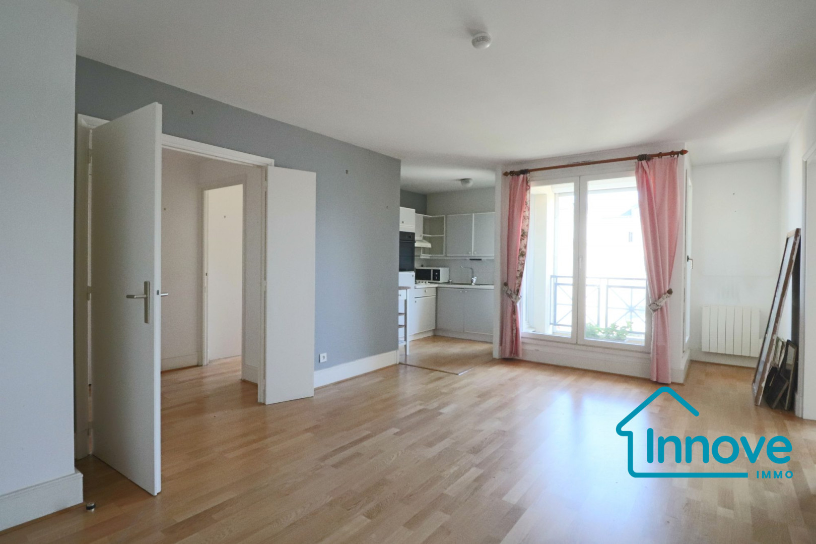 
                                                Vente
                                                 Appartement résidence de services 3 pièces Versailles centre