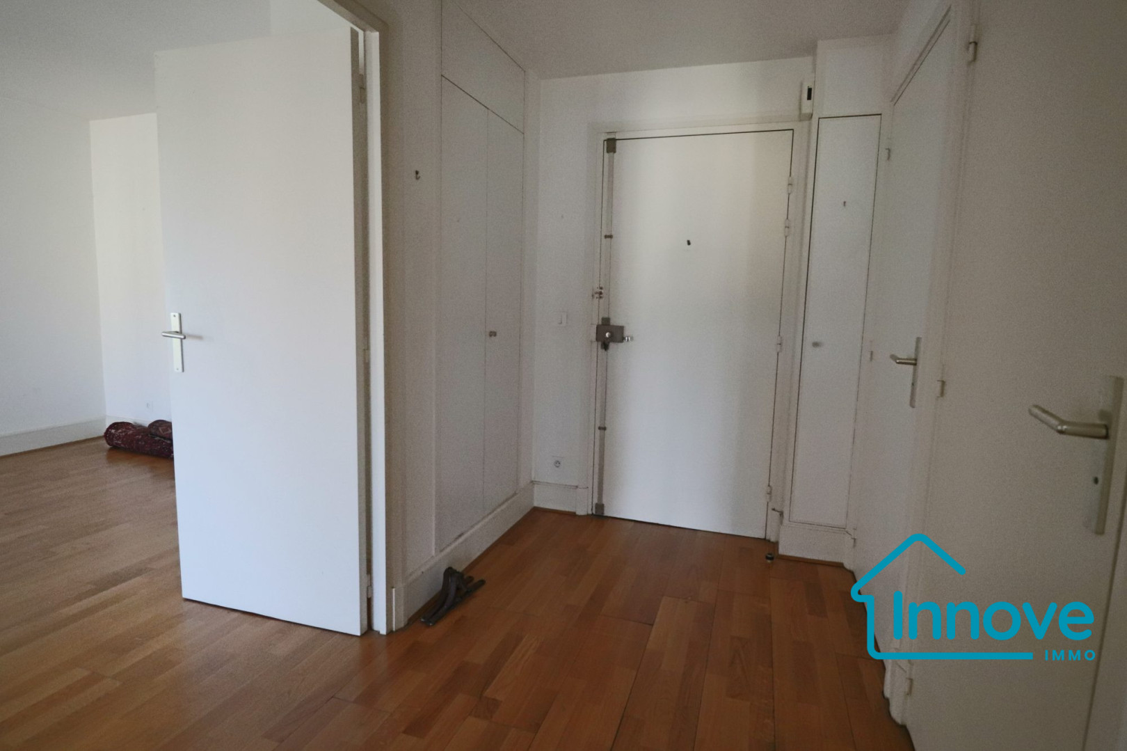 
                                                Vente
                                                 Appartement résidence de services 3 pièces Versailles centre