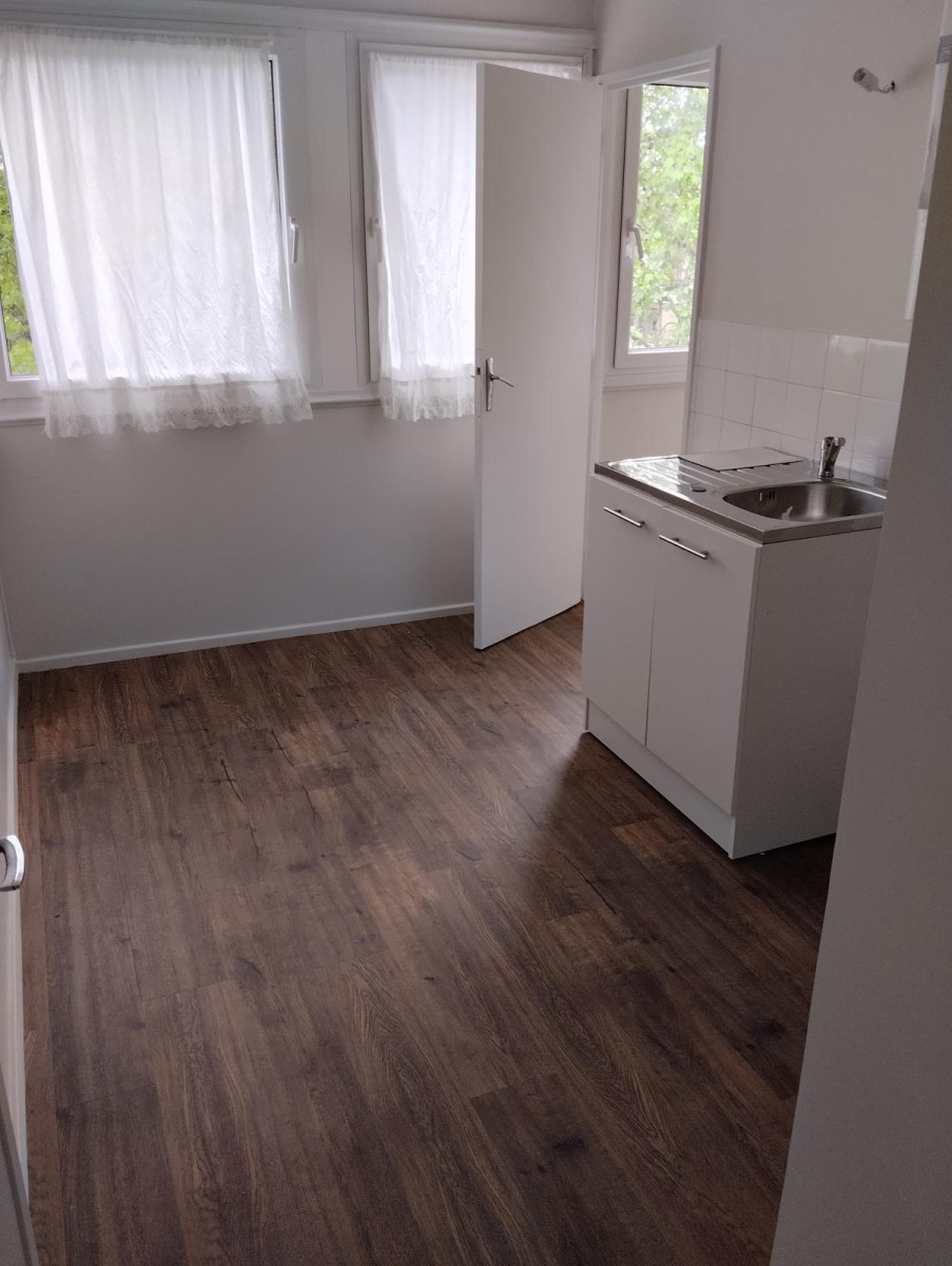 
                                                Location
                                                 Appartement résidence privée et calme