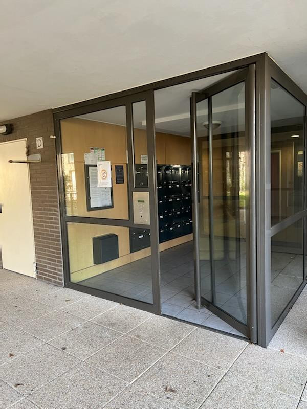 
                                                Location
                                                 Appartement résidence sécurisée