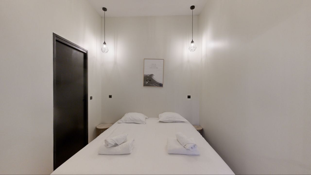 
                                                Location
                                                 Appartement rue Claude Decaen, Paris (loyer tout inclus)