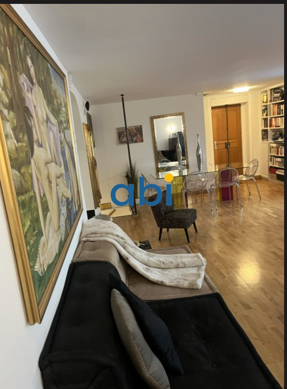 
                                                Vente
                                                 Appartement rue des Dames