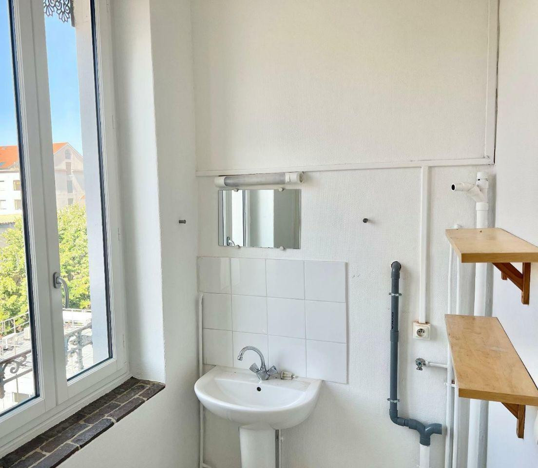 
                                                Location
                                                 Appartement spacieux 63m2