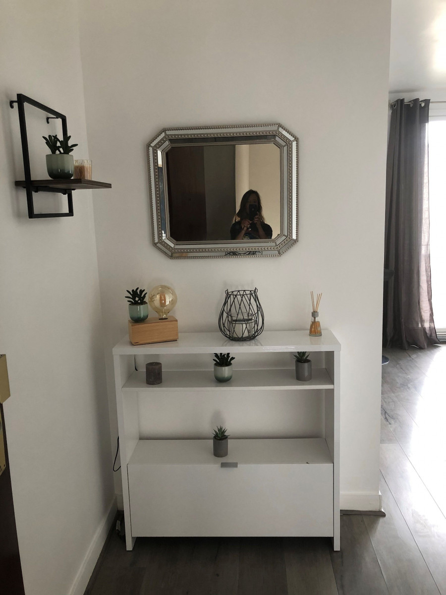 
                                                Location
                                                 Appartement spacieux avec balcon (loyer tout inclus)
