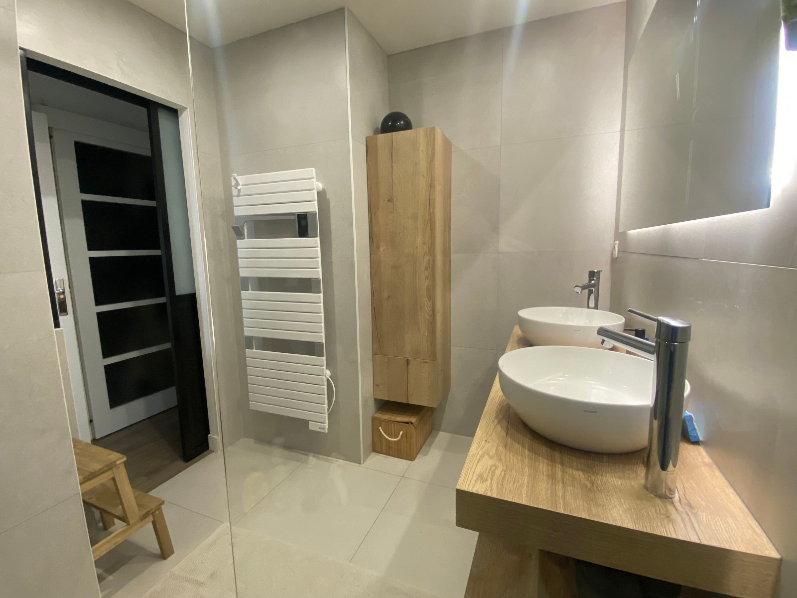 
                                                Location
                                                 Appartement spacieux de 4 pièces avec balcon dans un quartier calme et familial (loyer tout inclus)