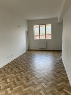 
                                                Location
                                                 Appartement spacieux et lumineux proche gare
