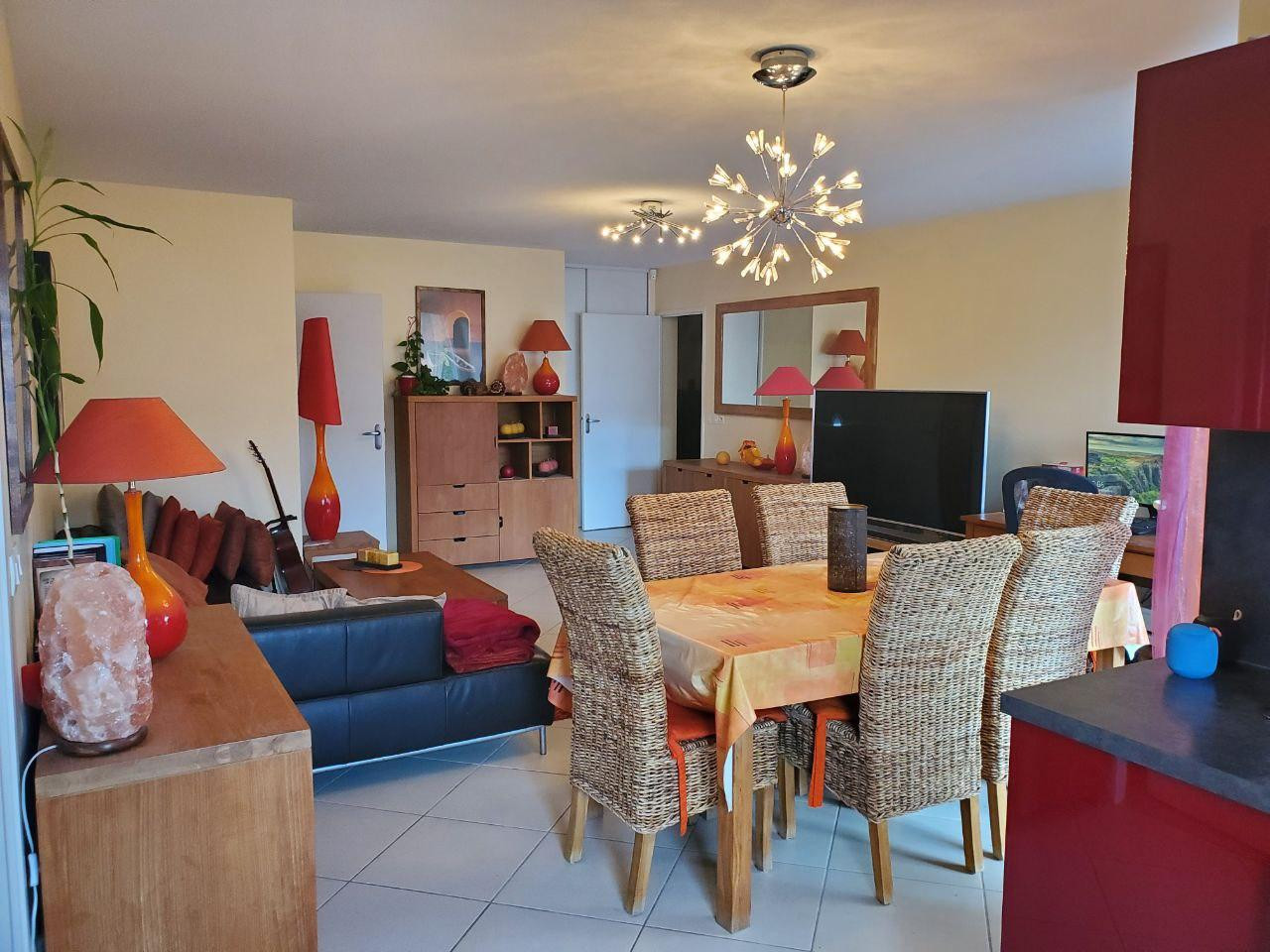 
                                                Location
                                                 Appartement spacieux et lumineux sans vis à vis
