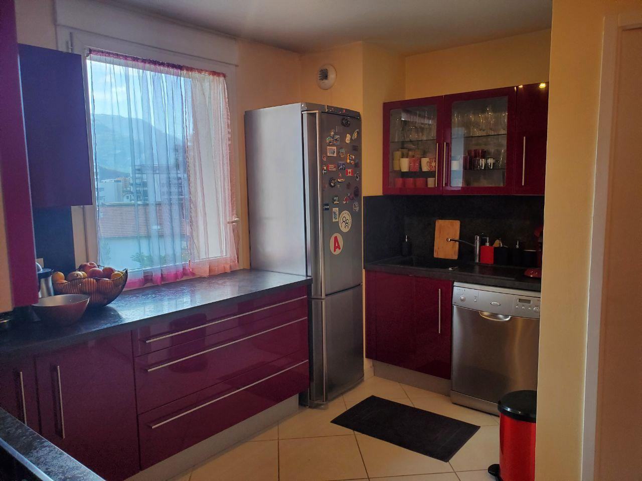 
                                                Location
                                                 Appartement spacieux et lumineux sans vis à vis
