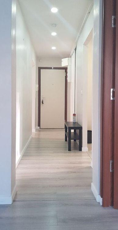 
                                                Location
                                                 Appartement spacieux, remis à neuf