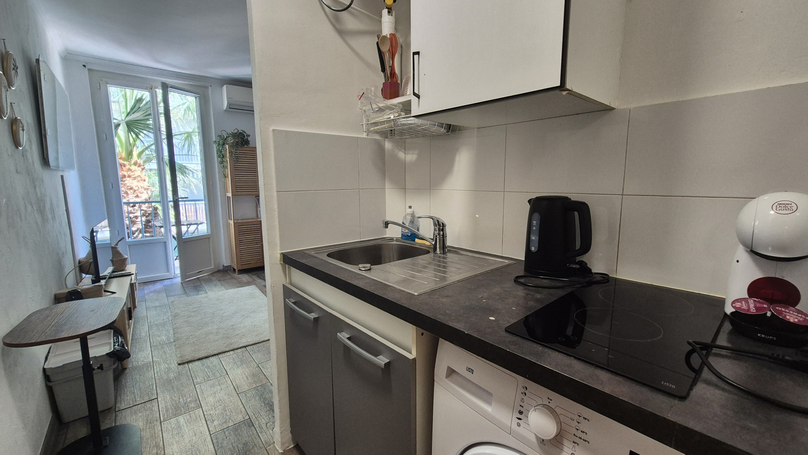 
                                                Location
                                                 Appartement  - Studio  - 14.39 m²