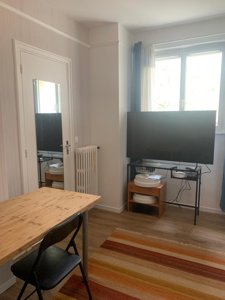 
                                                Vente
                                                 Appartement, Studio - 165 000 € -