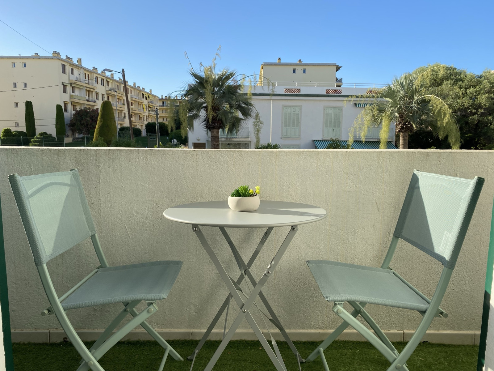 
                                                Location
                                                 Appartement  - Studio  - 17.0 m²