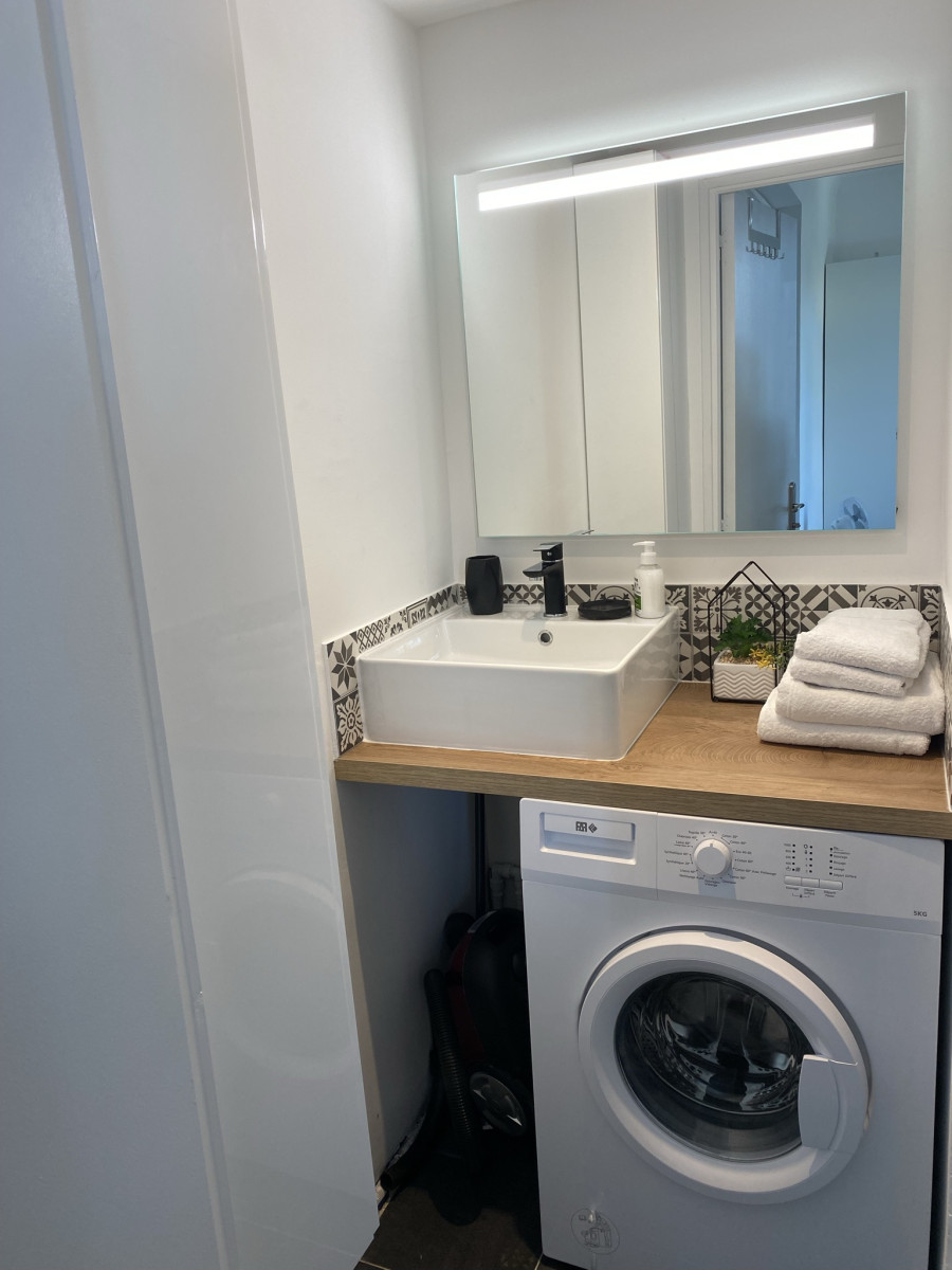 
                                                Location
                                                 Appartement  - Studio  - 17.0 m²