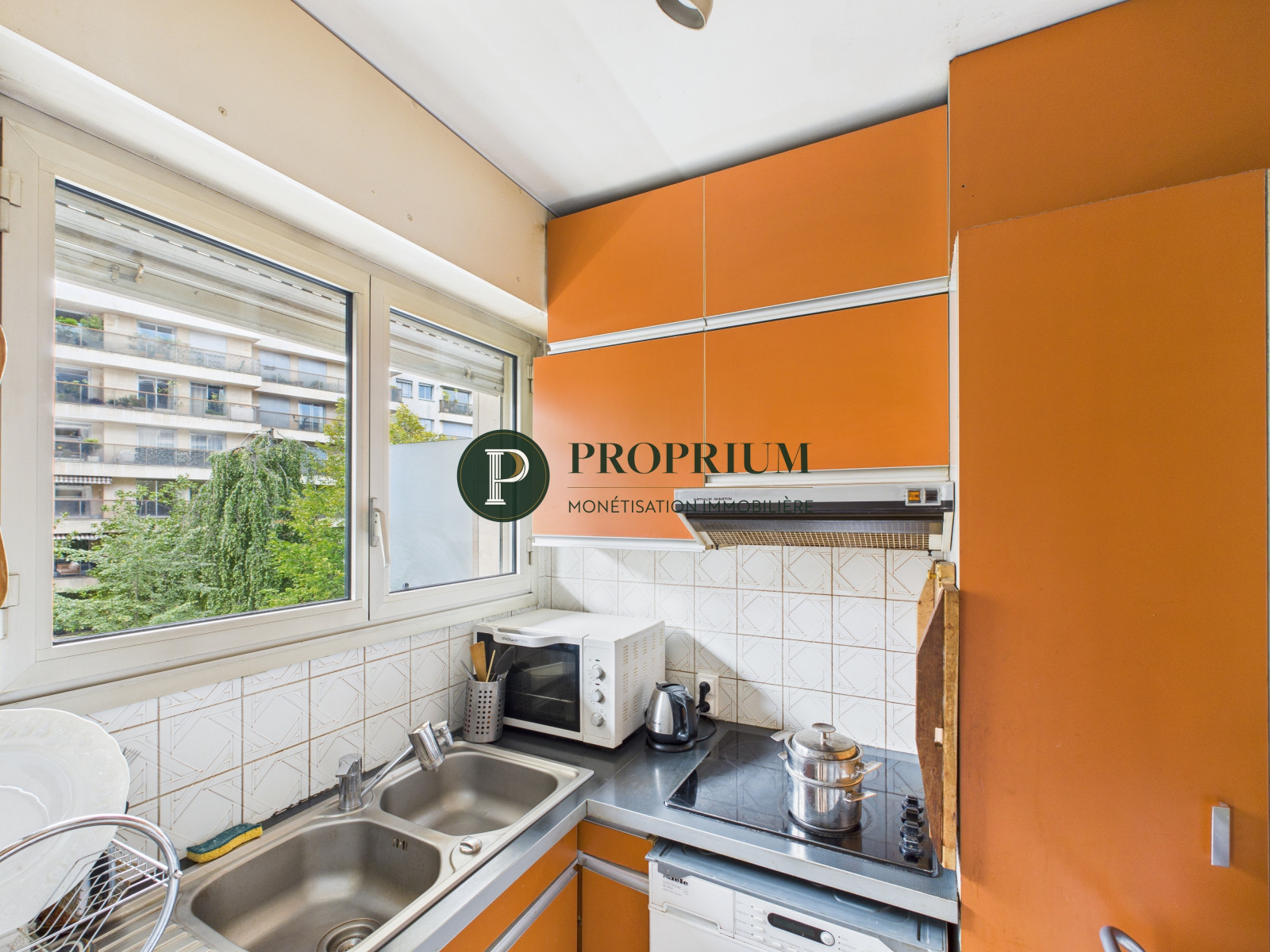 
                                                Viager
                                                 Appartement, Studio - 210 000 € - Paris