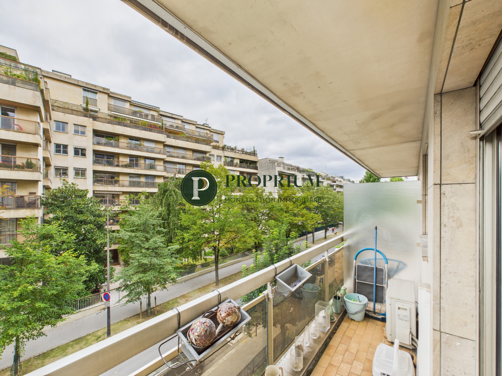 
                                                Viager
                                                 Appartement, Studio - 210 000 € - Paris