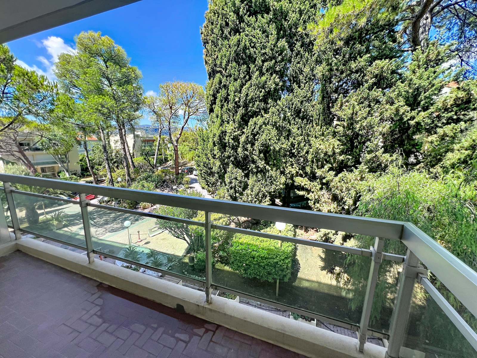 
                                                Location
                                                 Appartement  - Studio  - 26.21 m²