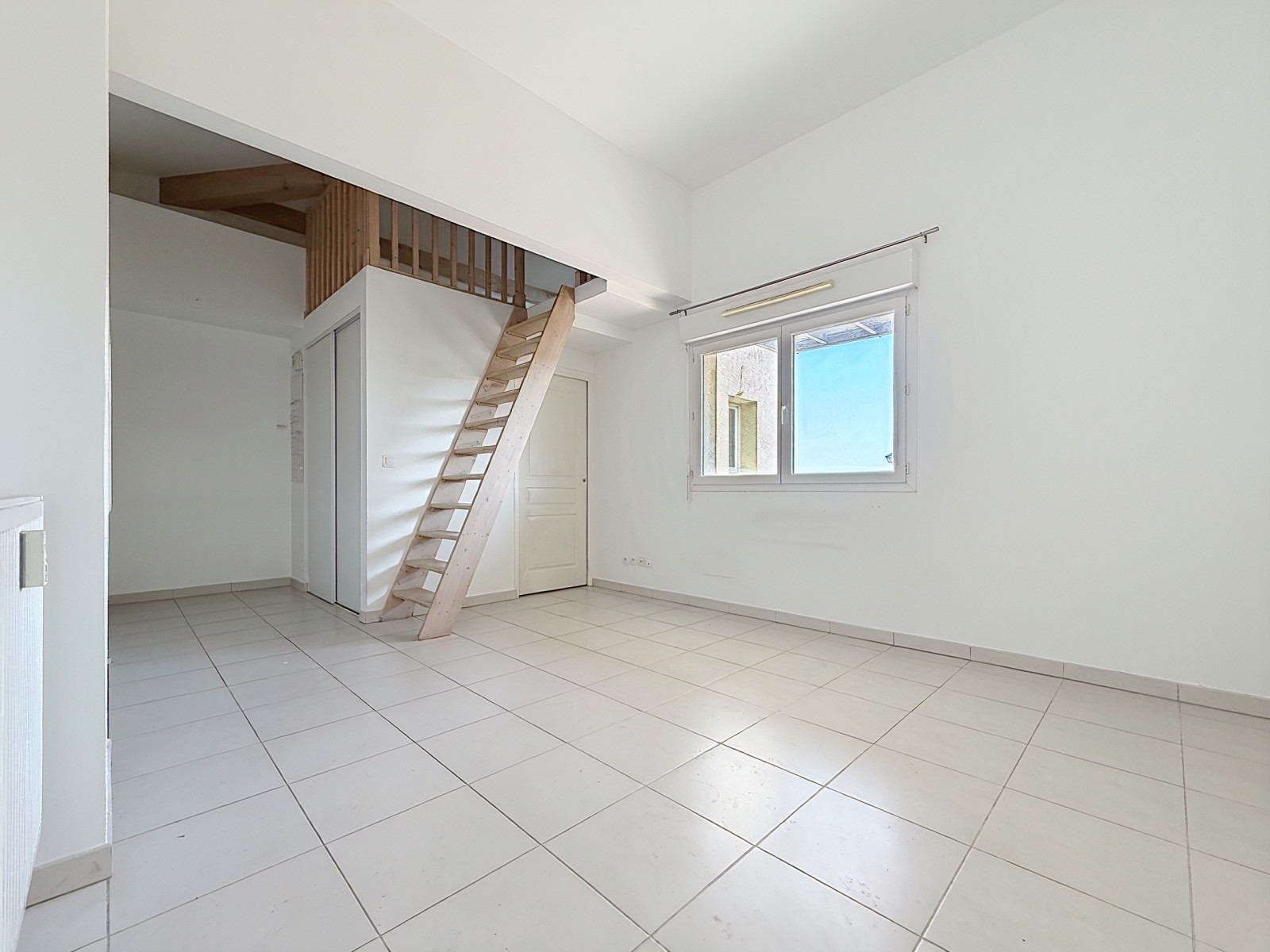 
                                                Vente
                                                 Appartement  - Studio  - 27.0 m²