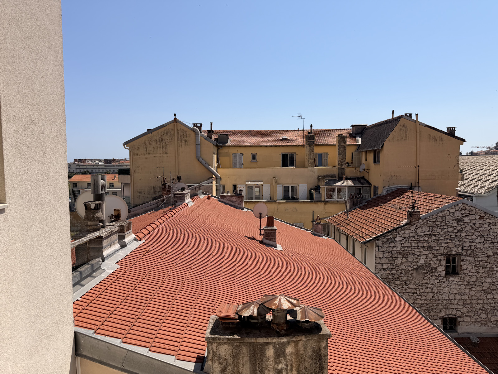 
                                                Vente
                                                 Appartement  - Studio  - 27.0 m²