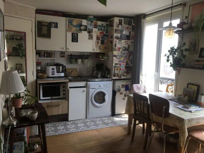 
                                                Location
                                                 Appartement sur cour et jardin, calme et lumineux