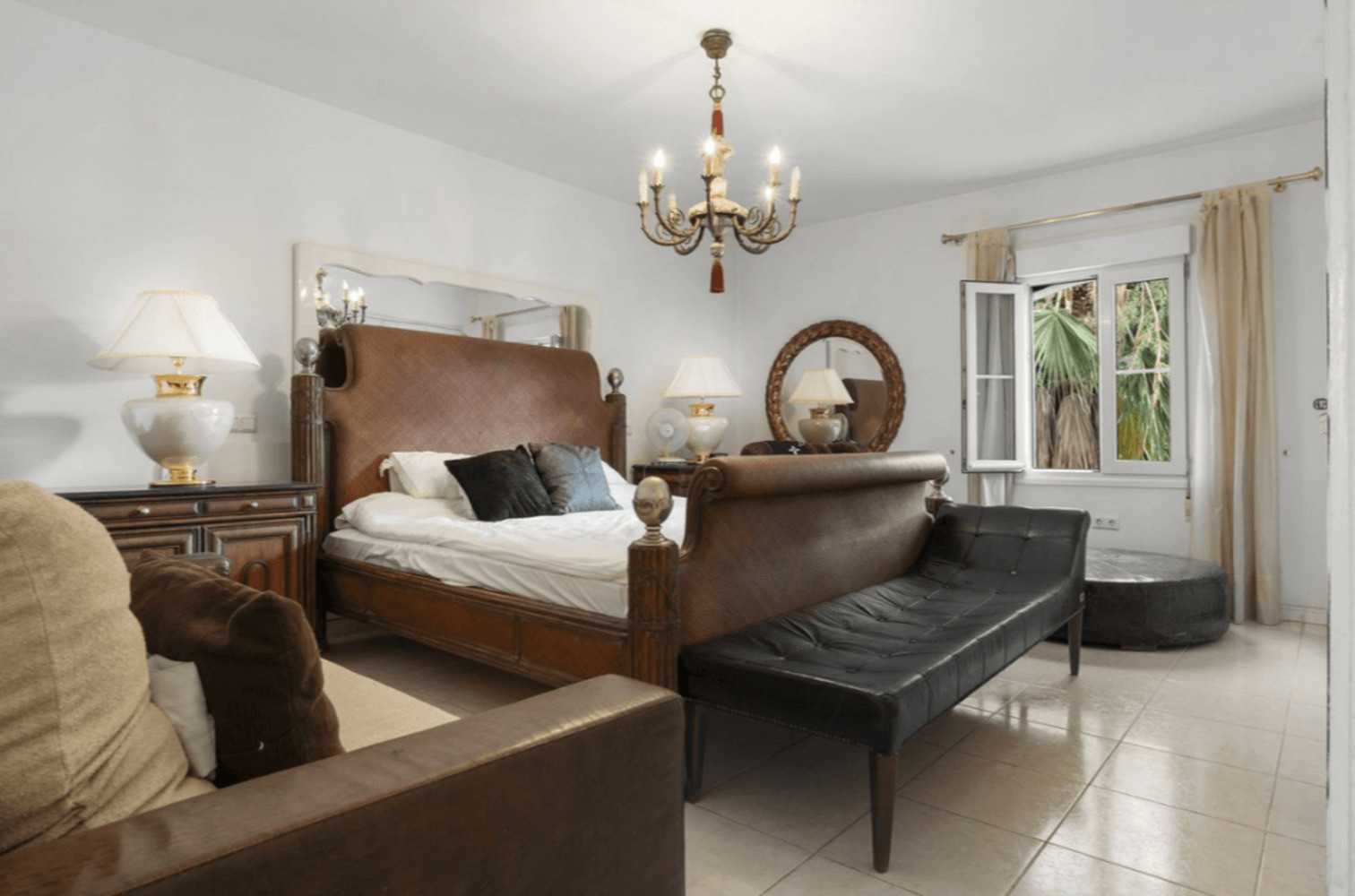 
                                                Vente
                                                 Appartement sur la Marina de Puerto Banus