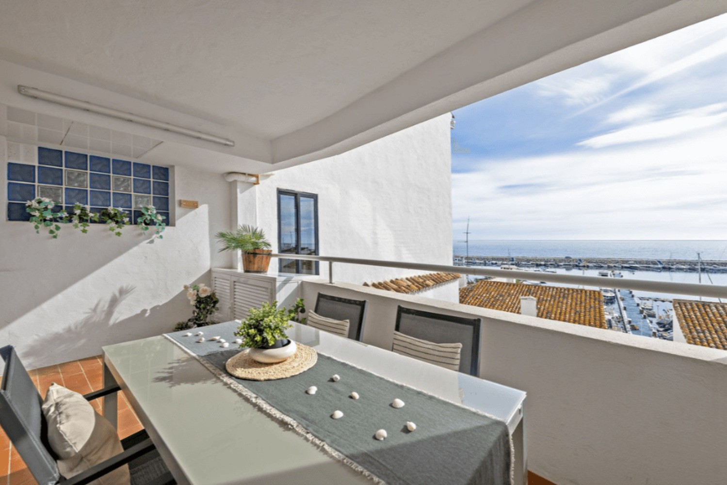 
                                                Vente
                                                 Appartement sur la Marina de Puerto Banus