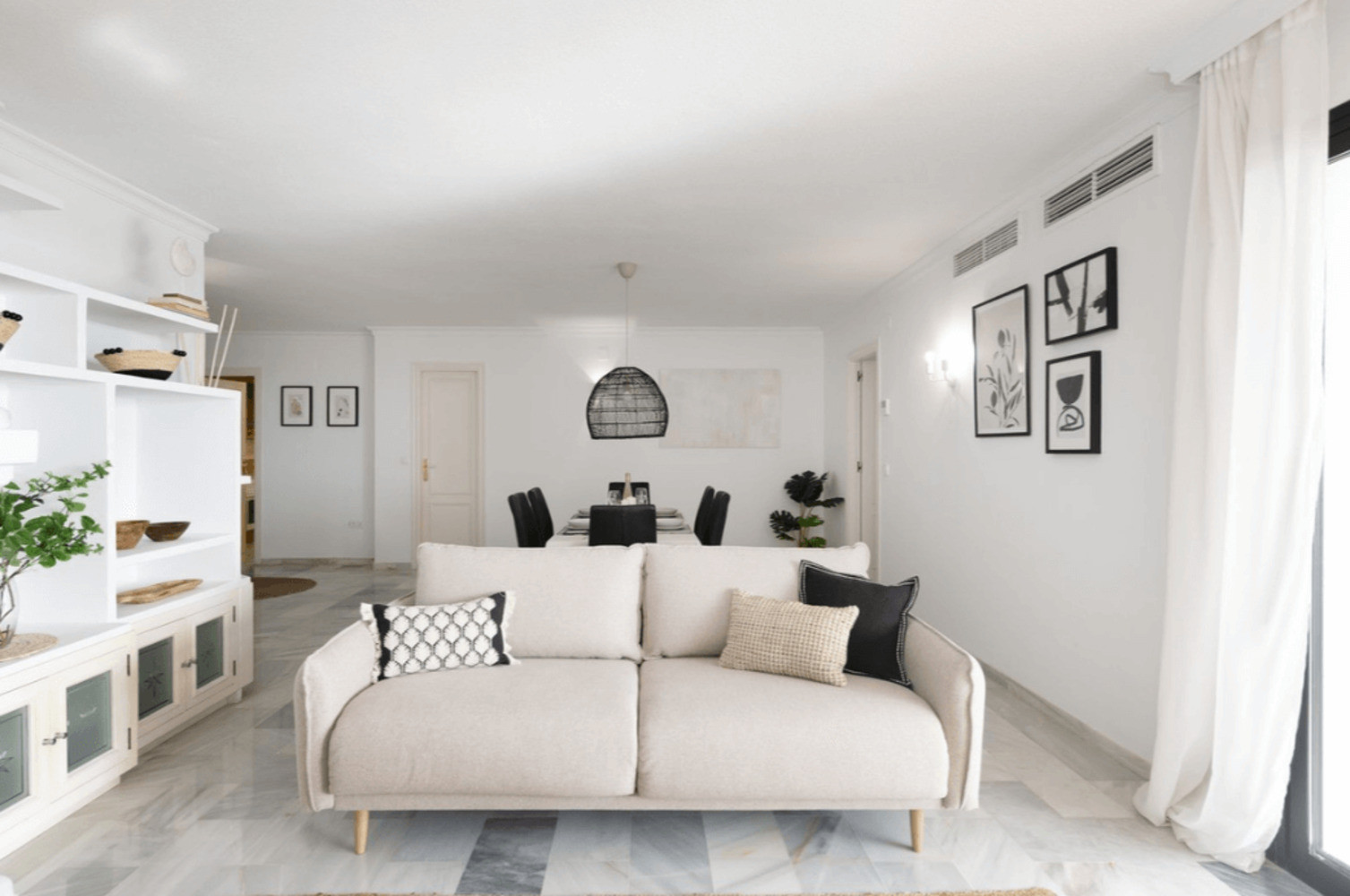 
                                                Vente
                                                 Appartement sur la Marina de Puerto Banus