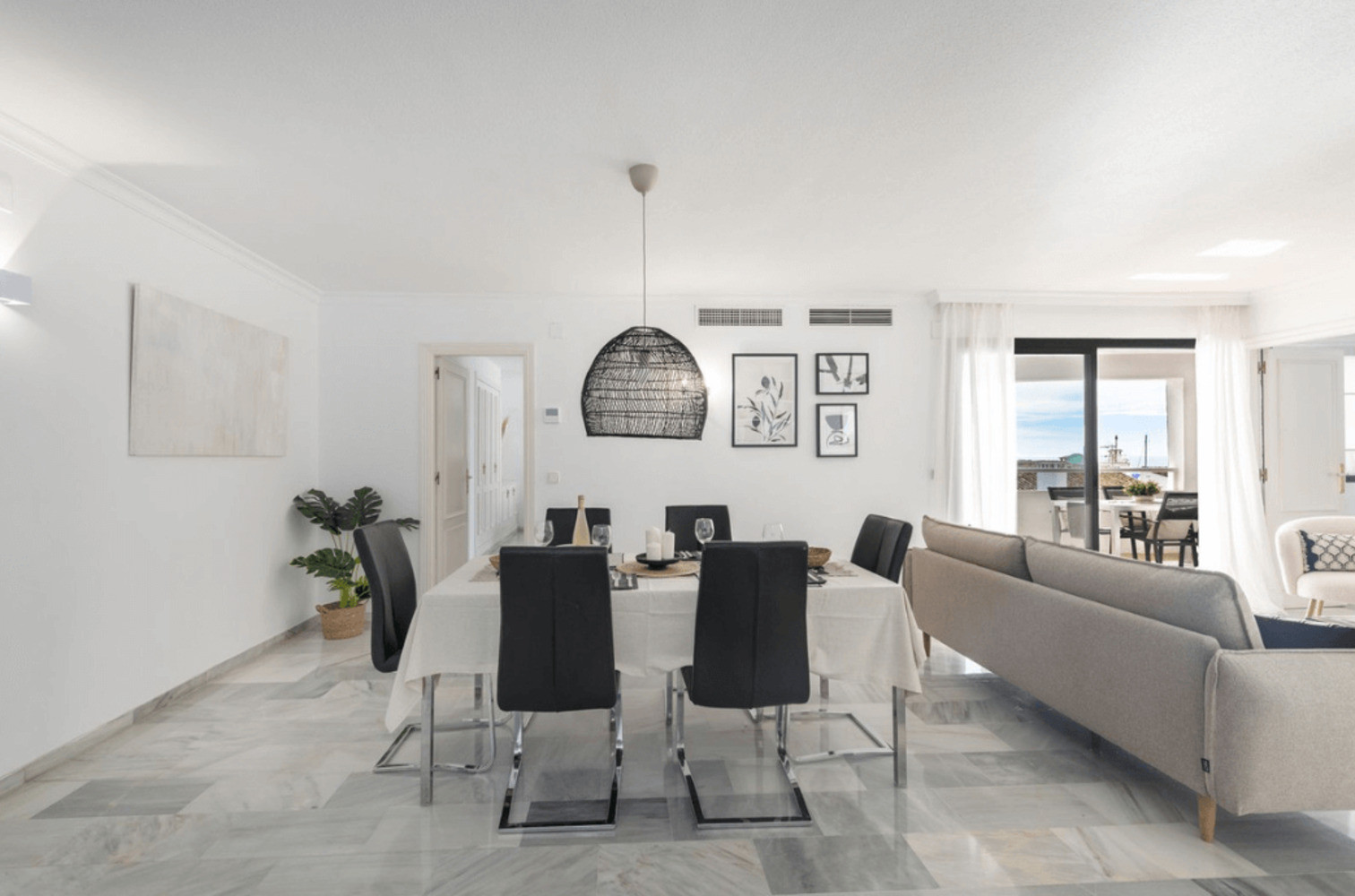 
                                                Vente
                                                 Appartement sur la Marina de Puerto Banus