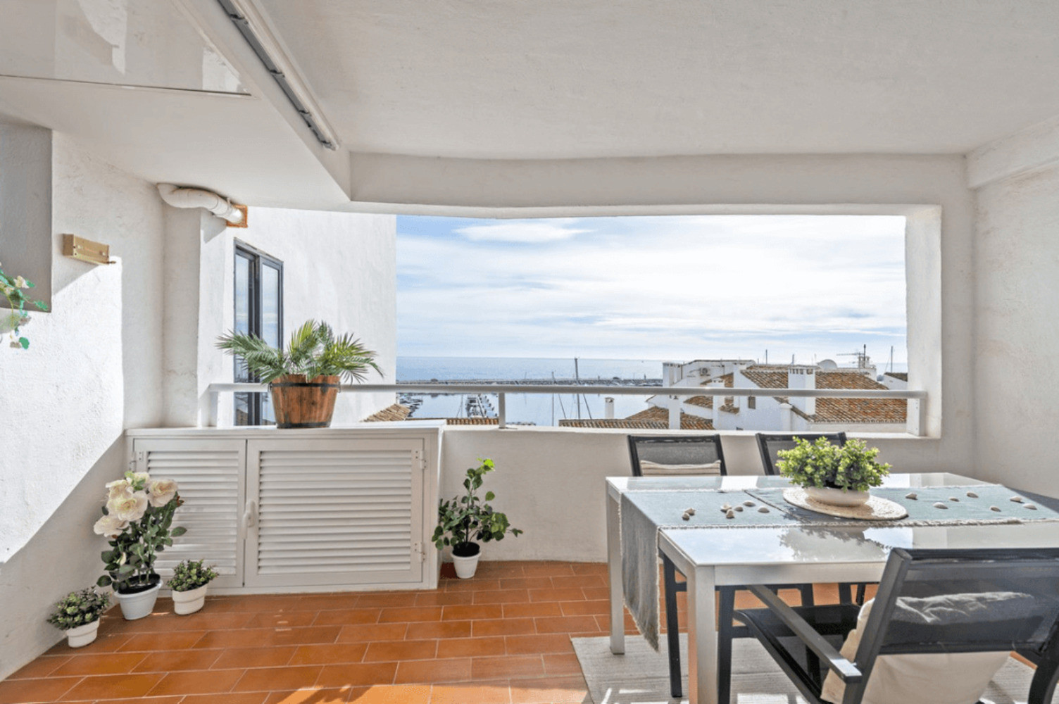 
                                                Vente
                                                 Appartement sur la Marina de Puerto Banus