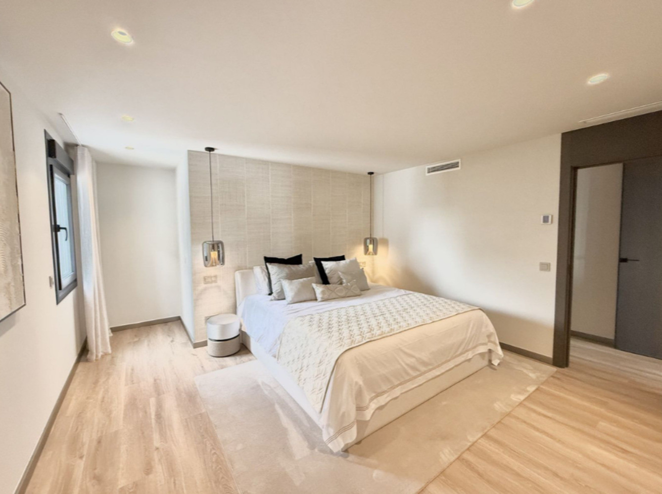 
                                                Vente
                                                 Appartement sur la Marina de Puerto Banus