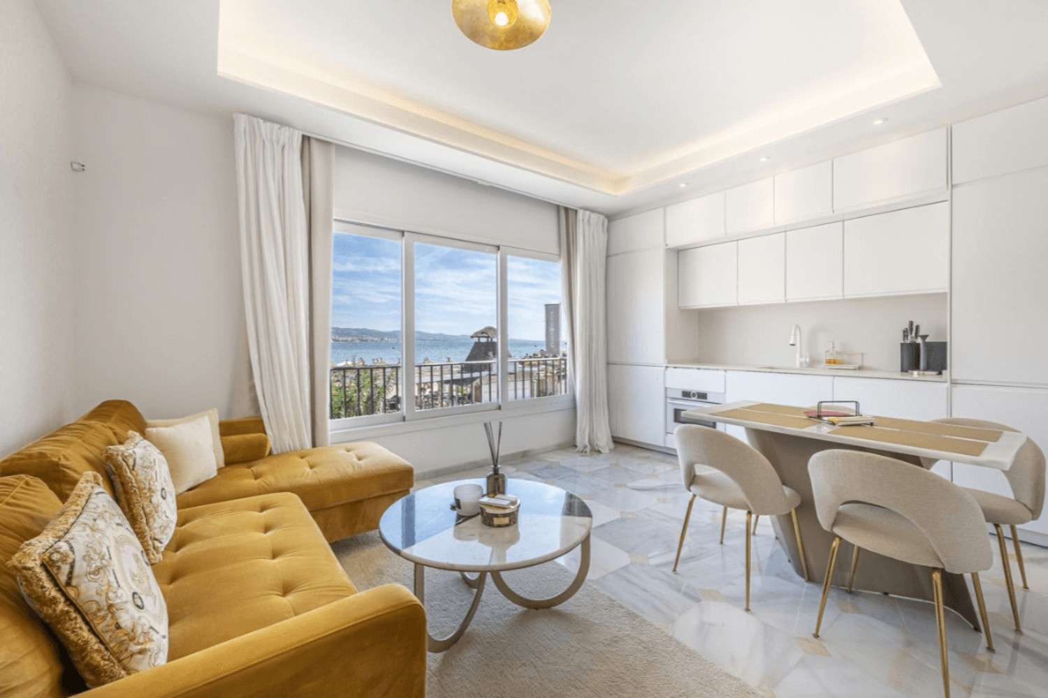 
                                                Vente
                                                 Appartement sur Puerto Banus