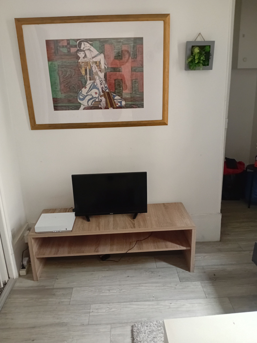 
                                                Location
                                                 Appartement sur tres grande cour dans l un des meilleurs quartiers de Paris (loyer tout inclus)