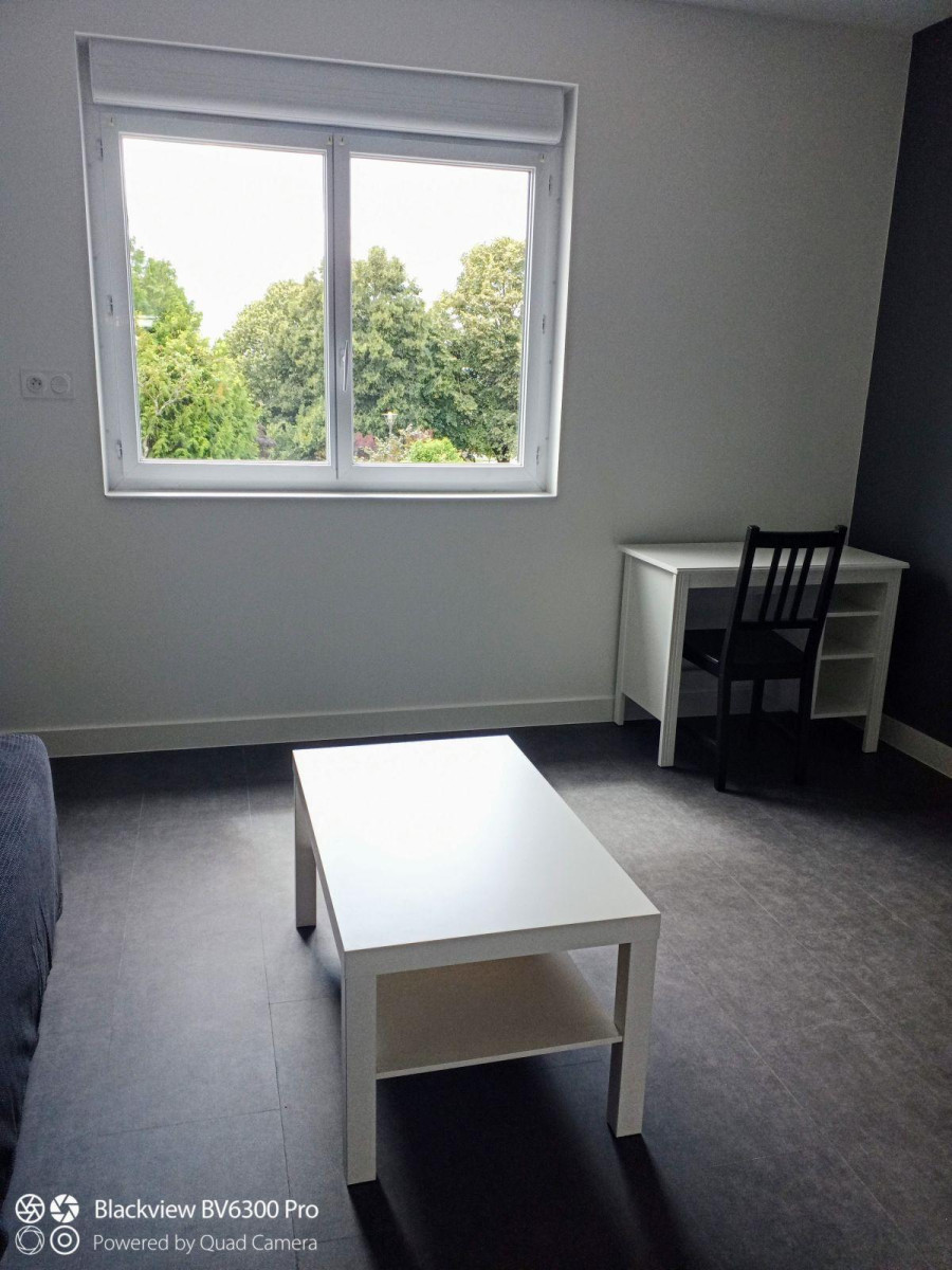 
                                                Location
                                                 Appartement sympa