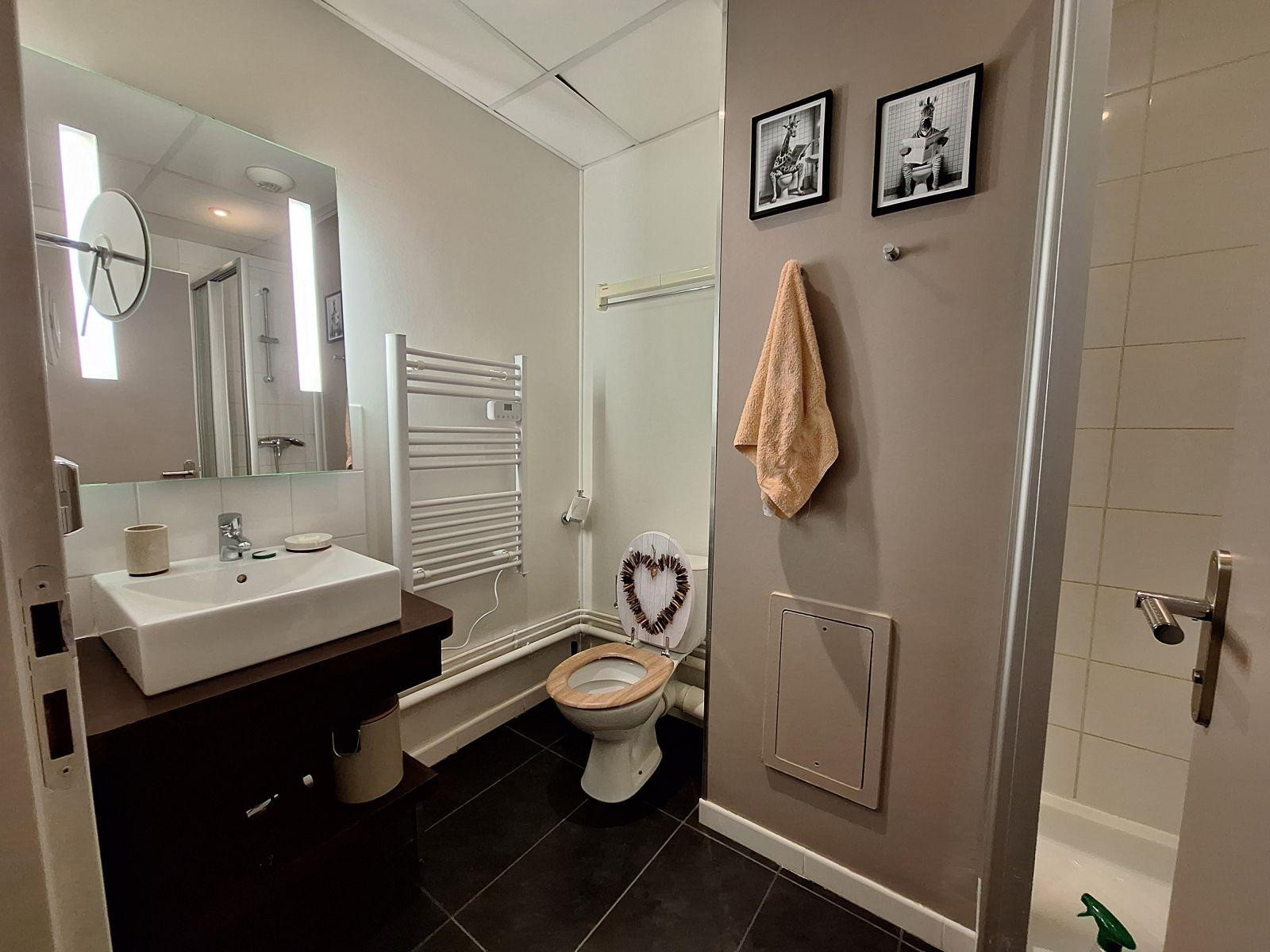 
                                                Location
                                                 Appartement sympa, accueillant, calme, confortable