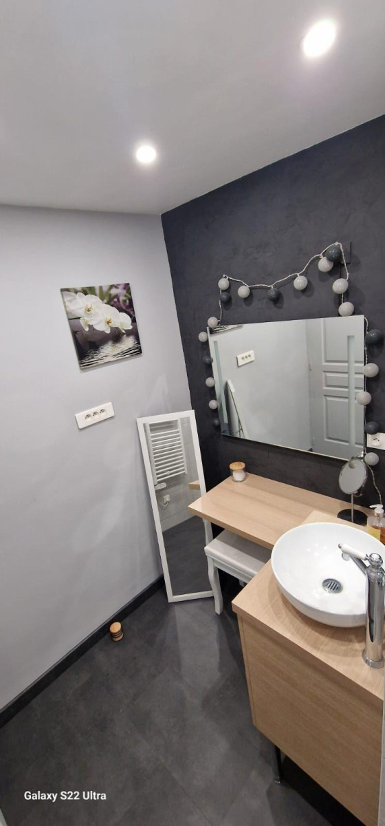 
                                                Location
                                                 APPARTEMENT SYMPATHIQUE ET COSI