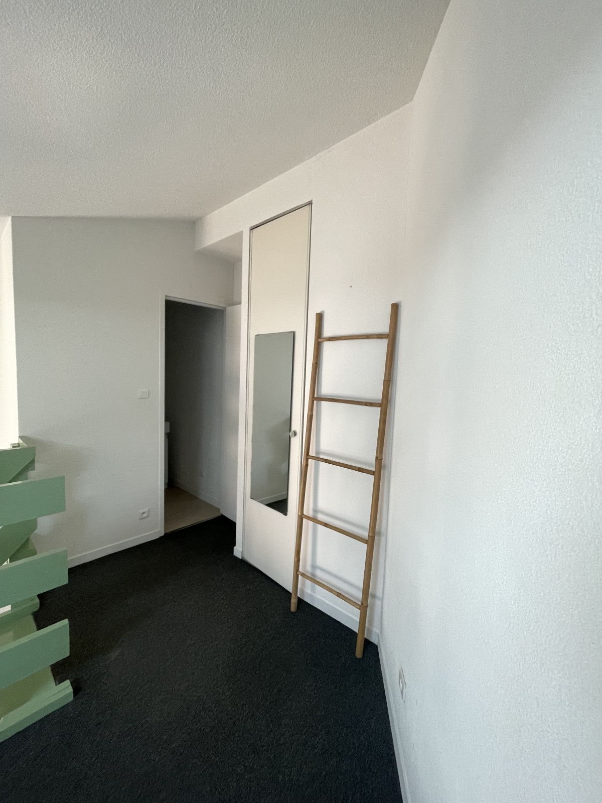 
                                                Location
                                                 Appartement T1 23m² à Bordeaux