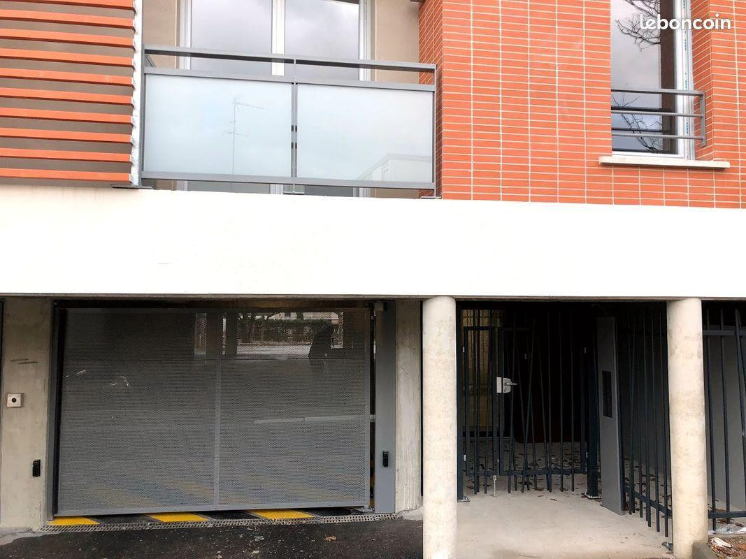 
                                                Location
                                                 Appartement T1 BIS 43m² avec balcon à Toulouse