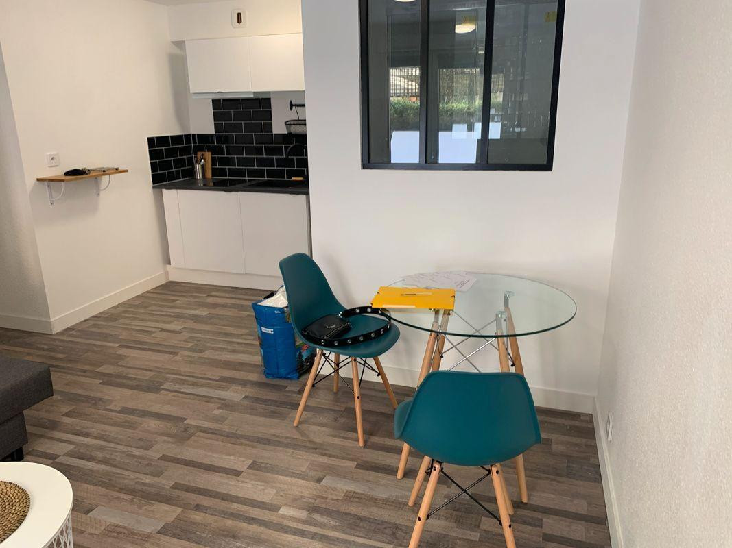 
                                                Location
                                                 Appartement T1 bis - Anatole France