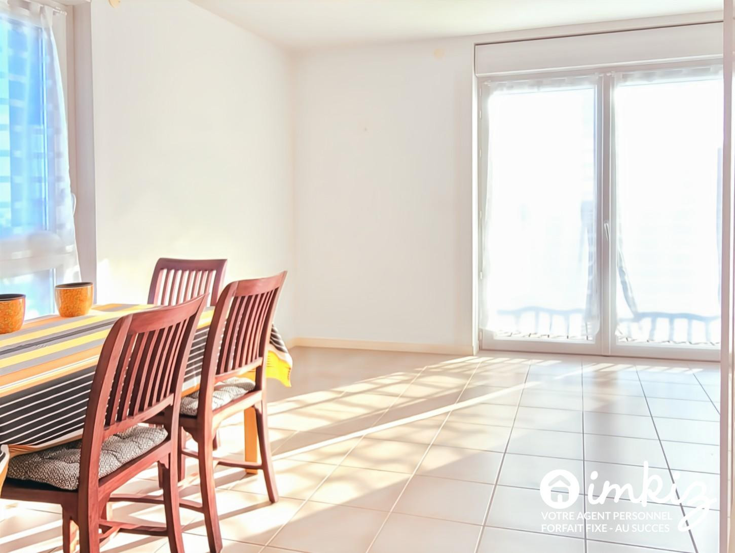 
                                                Vente
                                                 Appartement T1 bis dernier étage