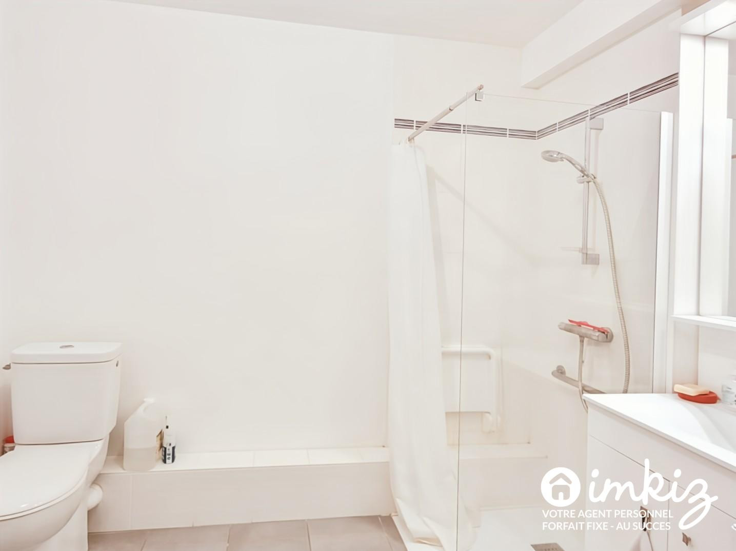 
                                                Vente
                                                 Appartement T1 bis dernier étage