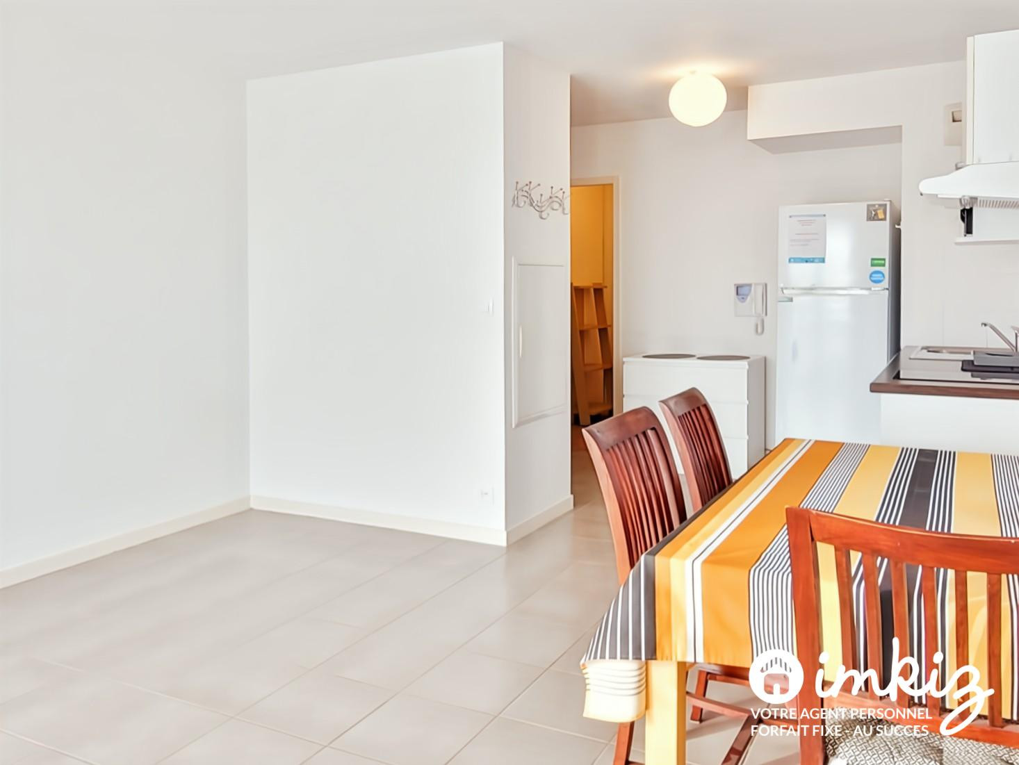 
                                                Vente
                                                 Appartement T1 bis dernier étage