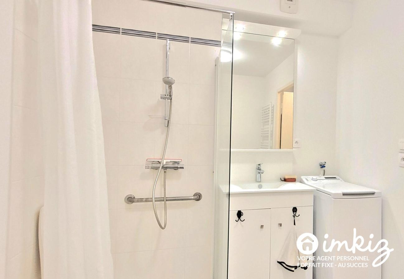 
                                                Vente
                                                 Appartement T1 bis dernier étage