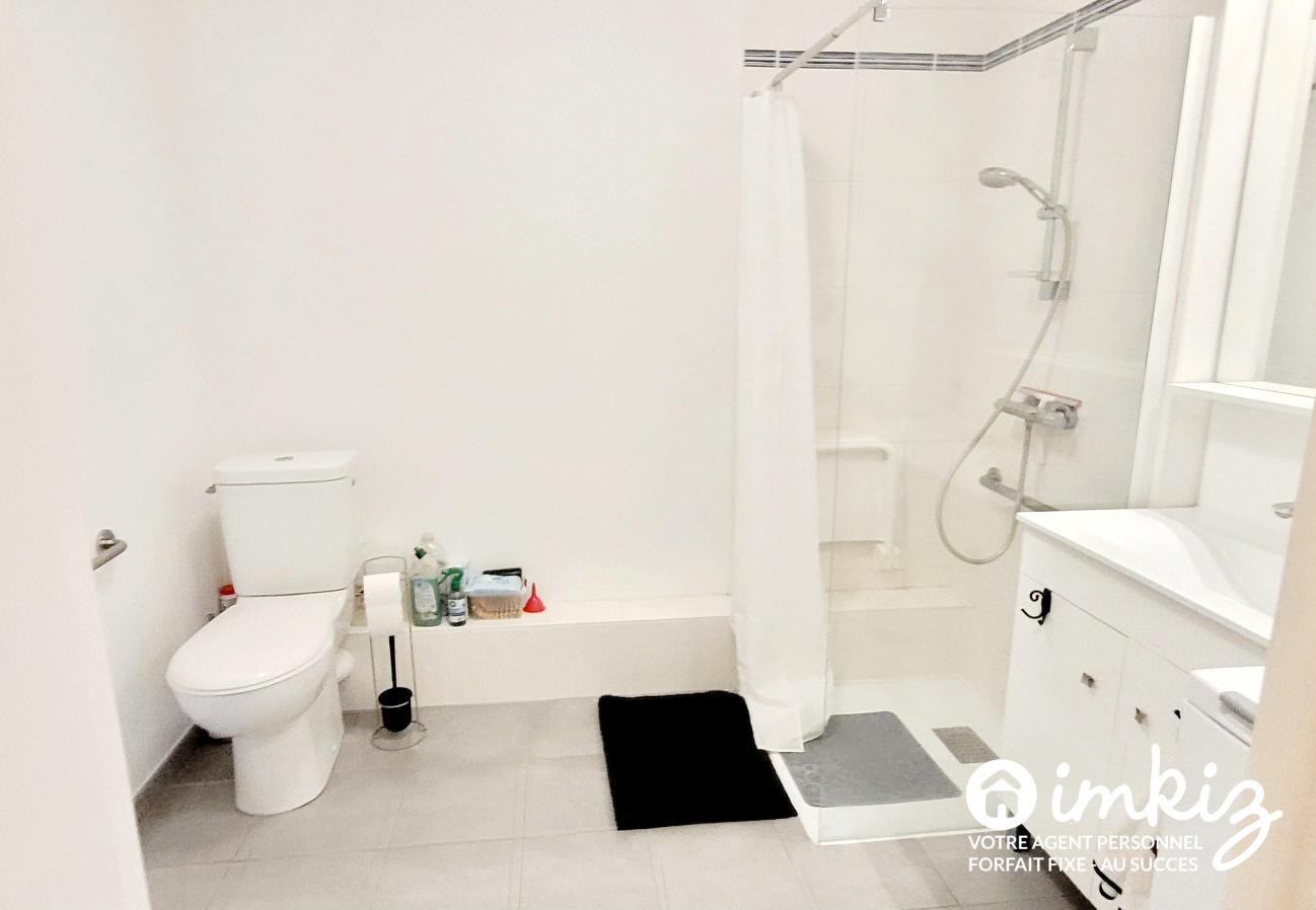 
                                                Vente
                                                 Appartement T1 bis dernier étage