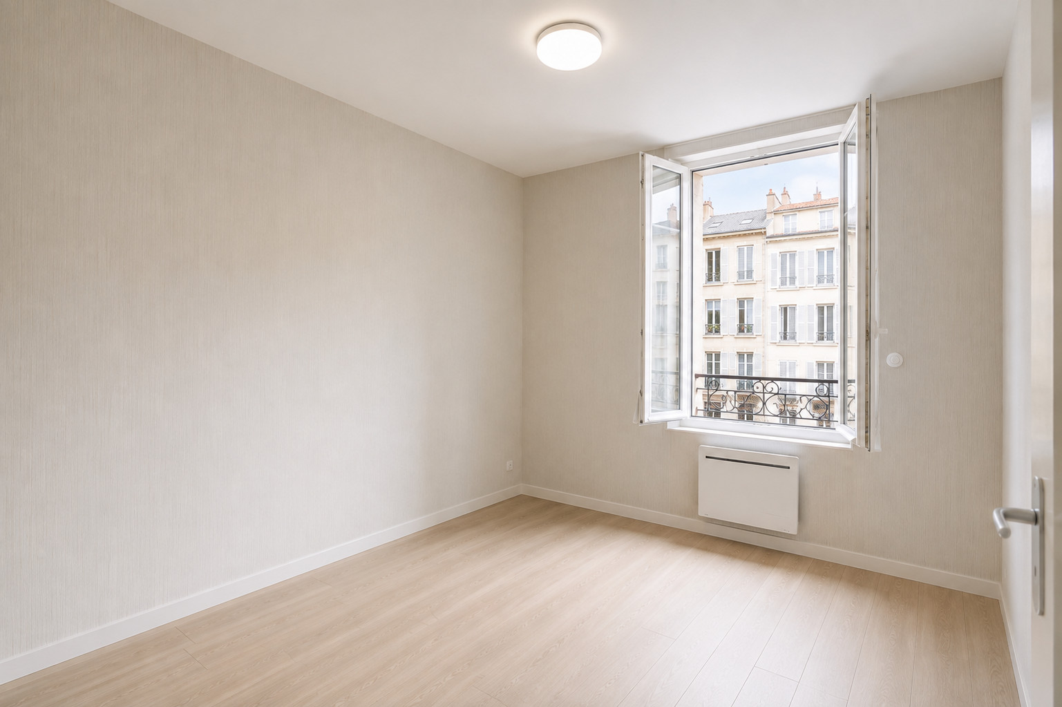 
                                                Vente
                                                 Appartement T1 bis Lumineux et Cosy - Nature et Ville sont réunies